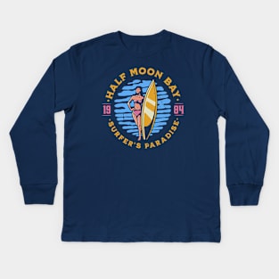 Vintage Half Moon Bay, California Surfer's Paradise // Retro Surfing 1980s Badge Kids Long Sleeve T-Shirt